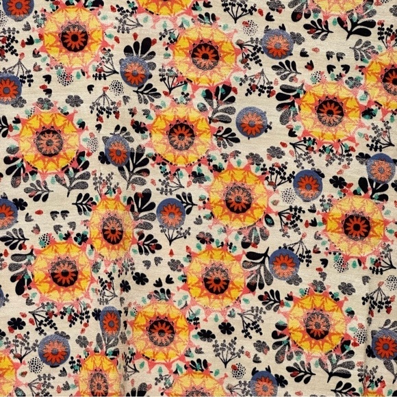 LulaRoe Irma Tunic Short Sleeve Sunflower Floral Yellow Red Blurred XXS-XS 00-0 - Picture 8 of 15